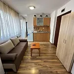 아파트 Ramada 2 - *